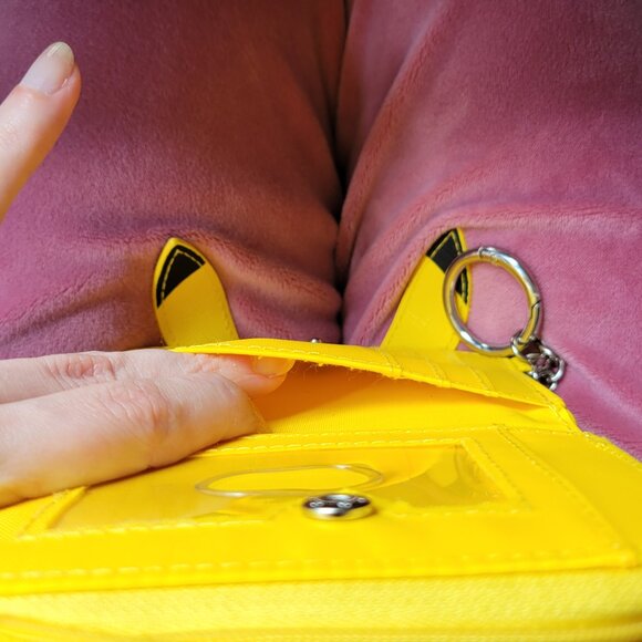 Pikachu Pokémon Mini Keychain Wallet - Picture 7 of 7